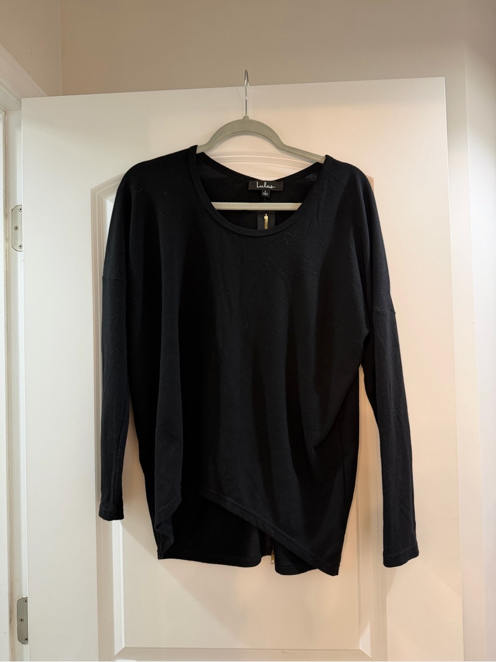 Lulu's Black Long-Sleeve Asymmetrical Top